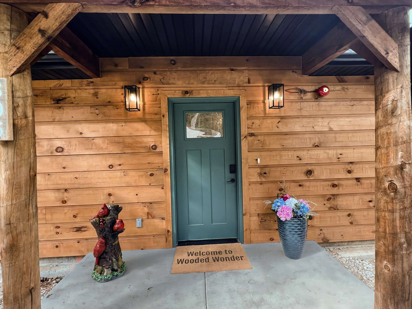 Welcome to Wooded Wonder, one of cutest, most luxurious, most comfortable, most family friendly most....well you get, one of the most amazing 2 bedroom vacation cabins you will ever relax in!