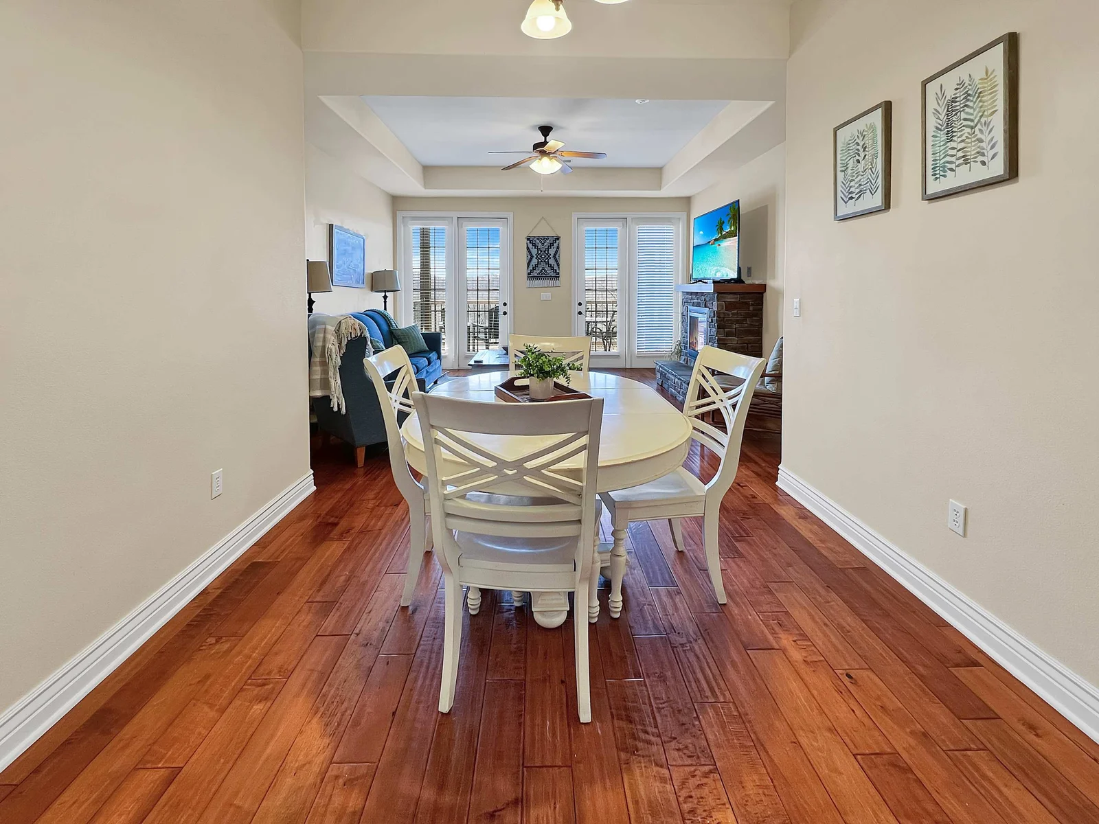 Dining area for you to enjoy your home cooked meals or play a game with your family.
