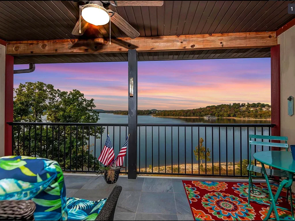 Lakefront Condo – Perfect Escape