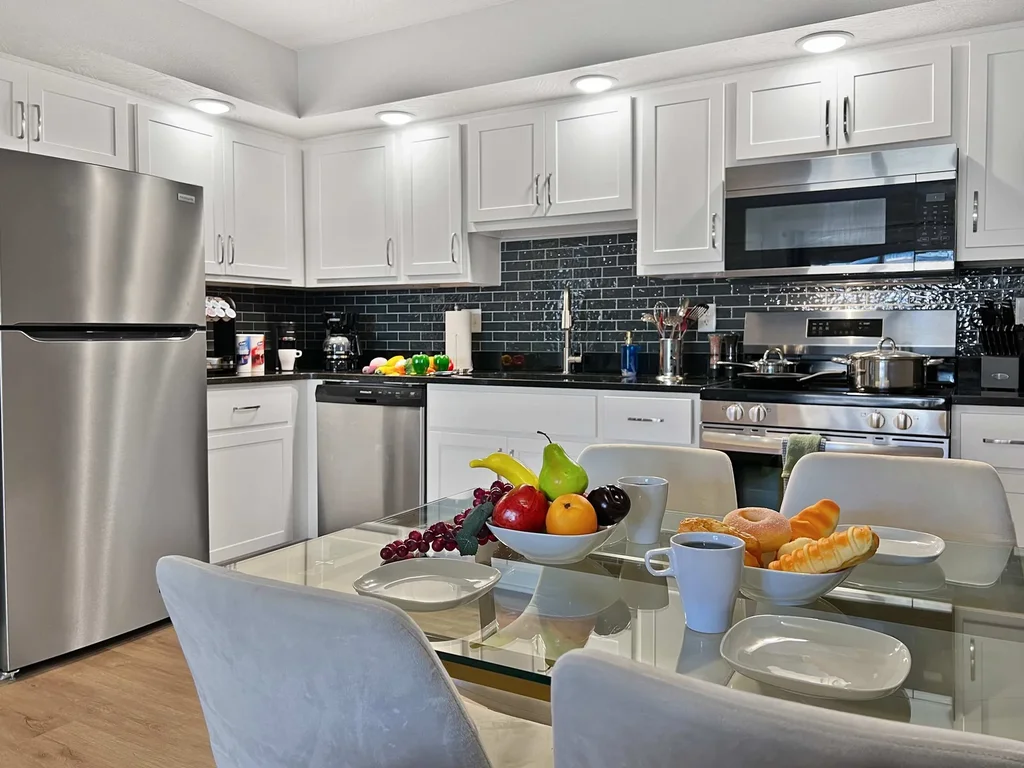 The Vibrant Oasis Condo, Step-Free