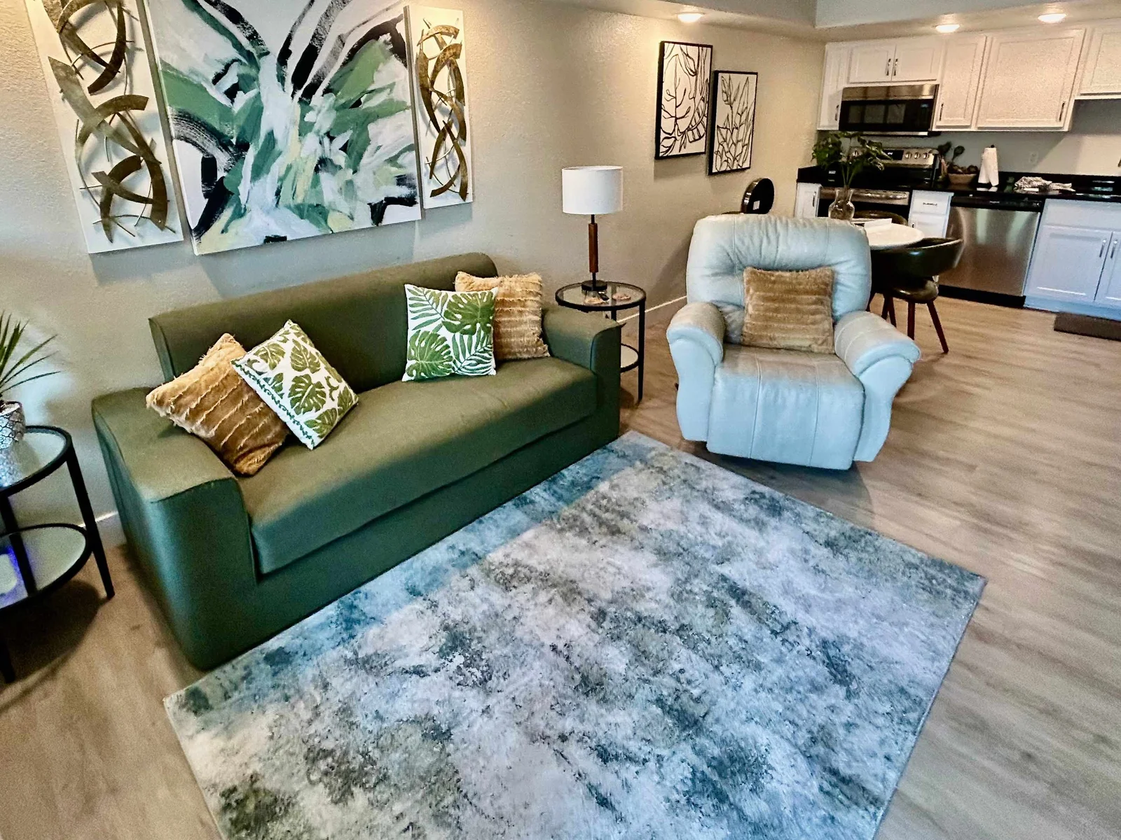 Romantic Getaway Condo near Downtown