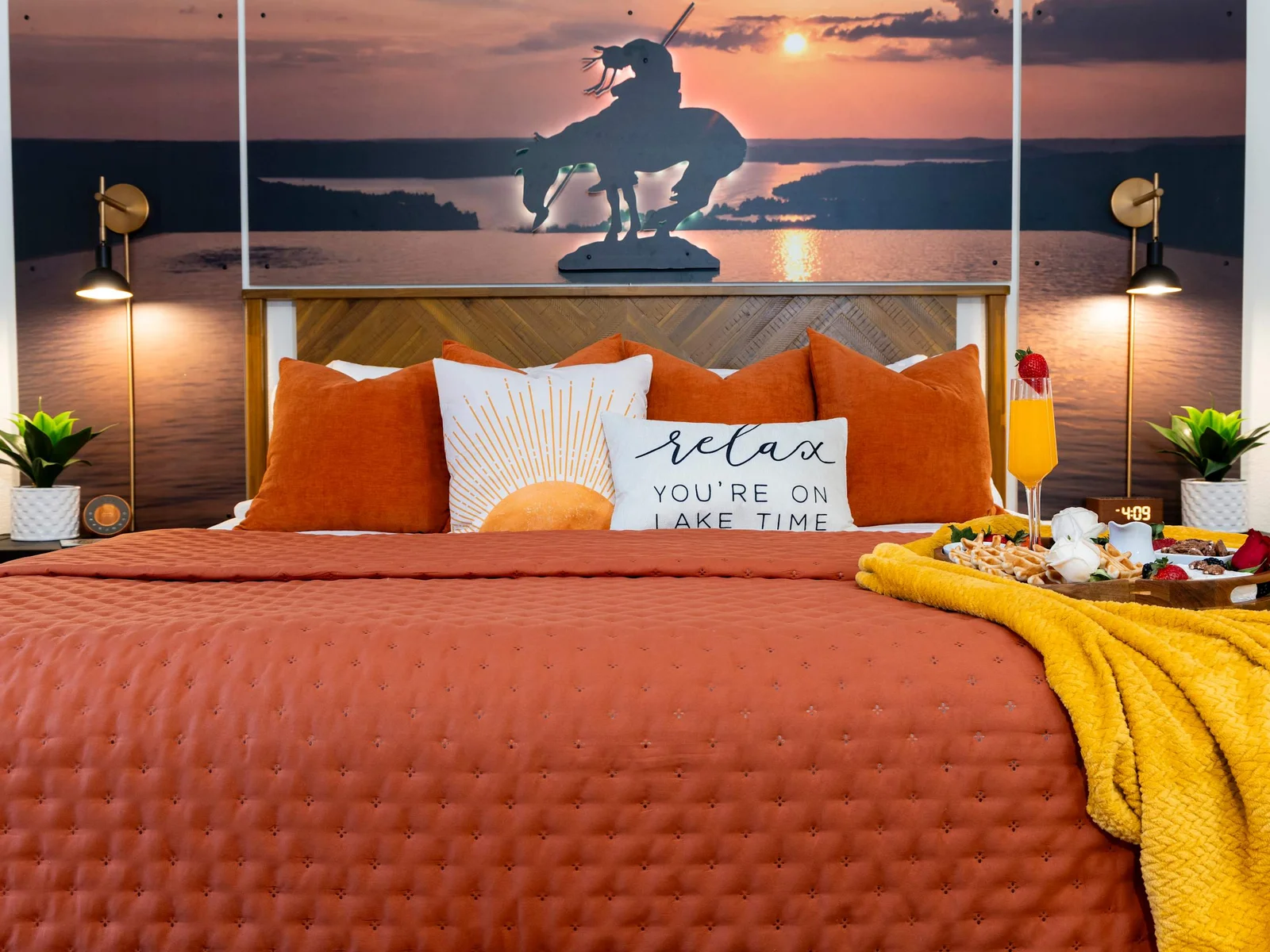 Treat yourself to a luxurious night's sleep in the plush, king-size master bedroom at Ozark Odyssey!