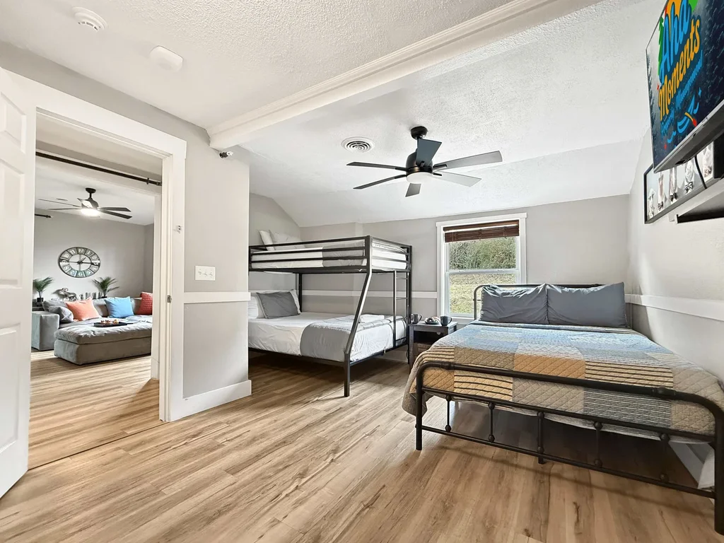 Lofty Game Room Home -Minutes to Branson Landing