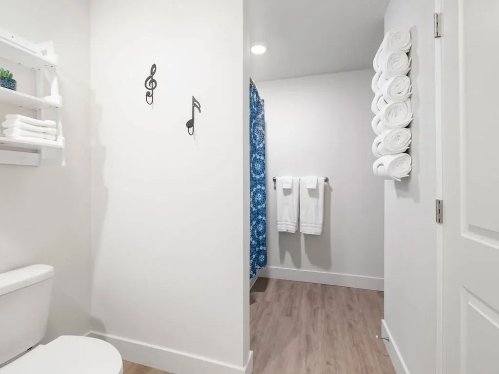 Music-Inspired Condo| Indoor Pool + Gym Access