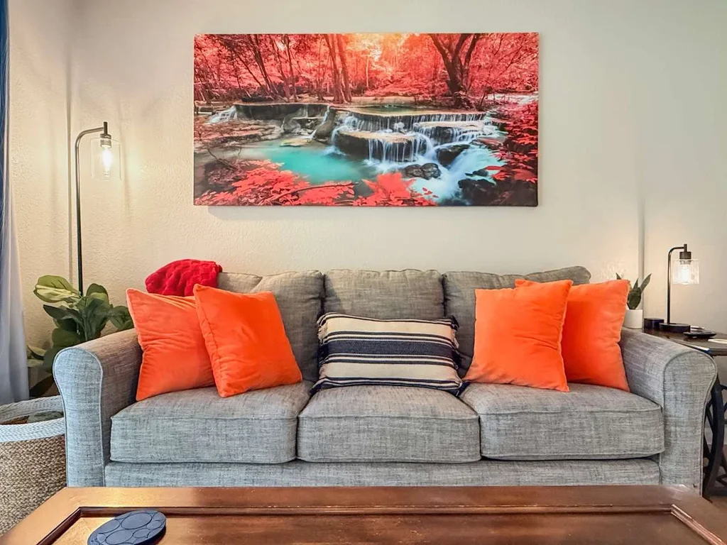 No stairs, clean peaceful secluded, close to strip