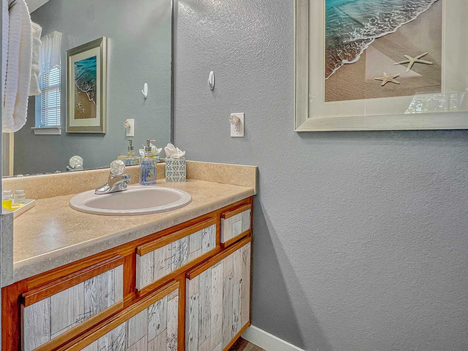 ensuite complete with tub and shower