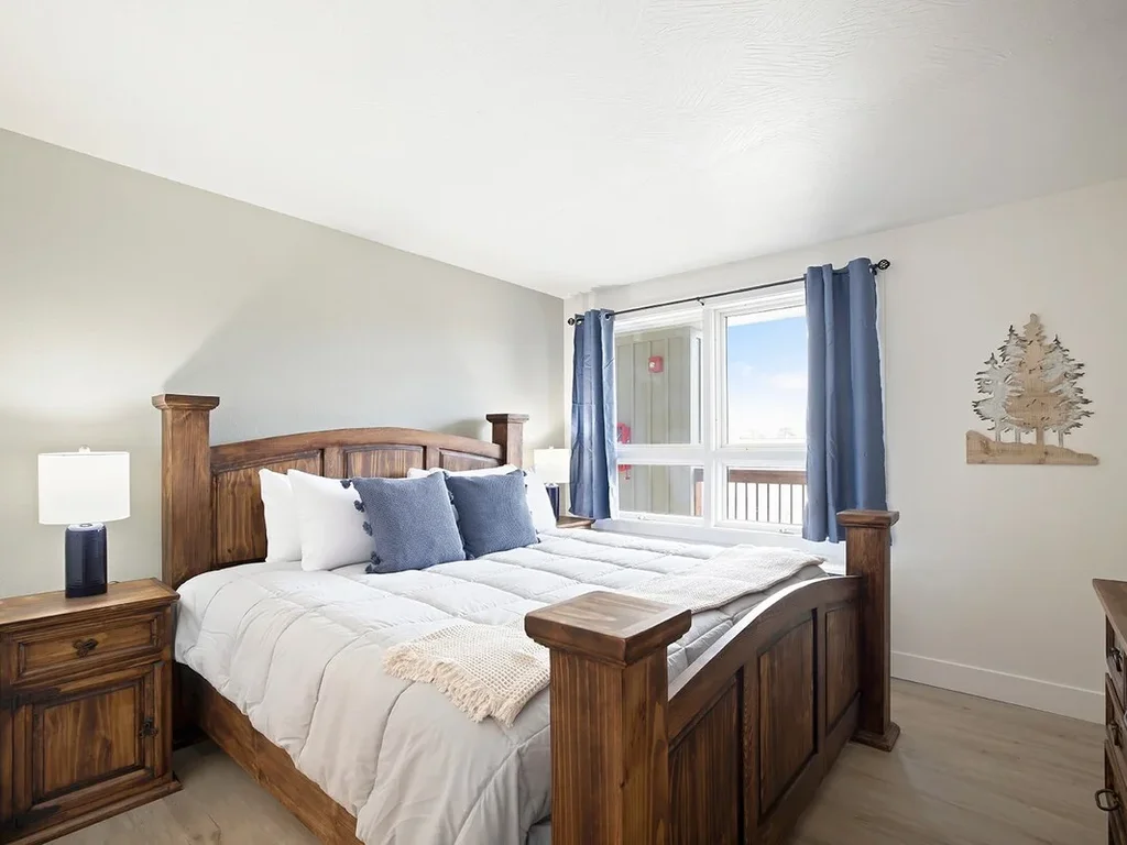 Modern 1BR Condo -Near Convention Center