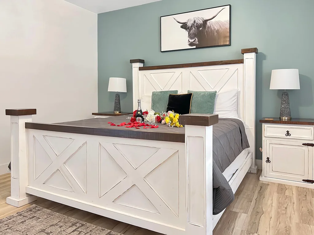 Lux Home with Private Hot Tub & Game room