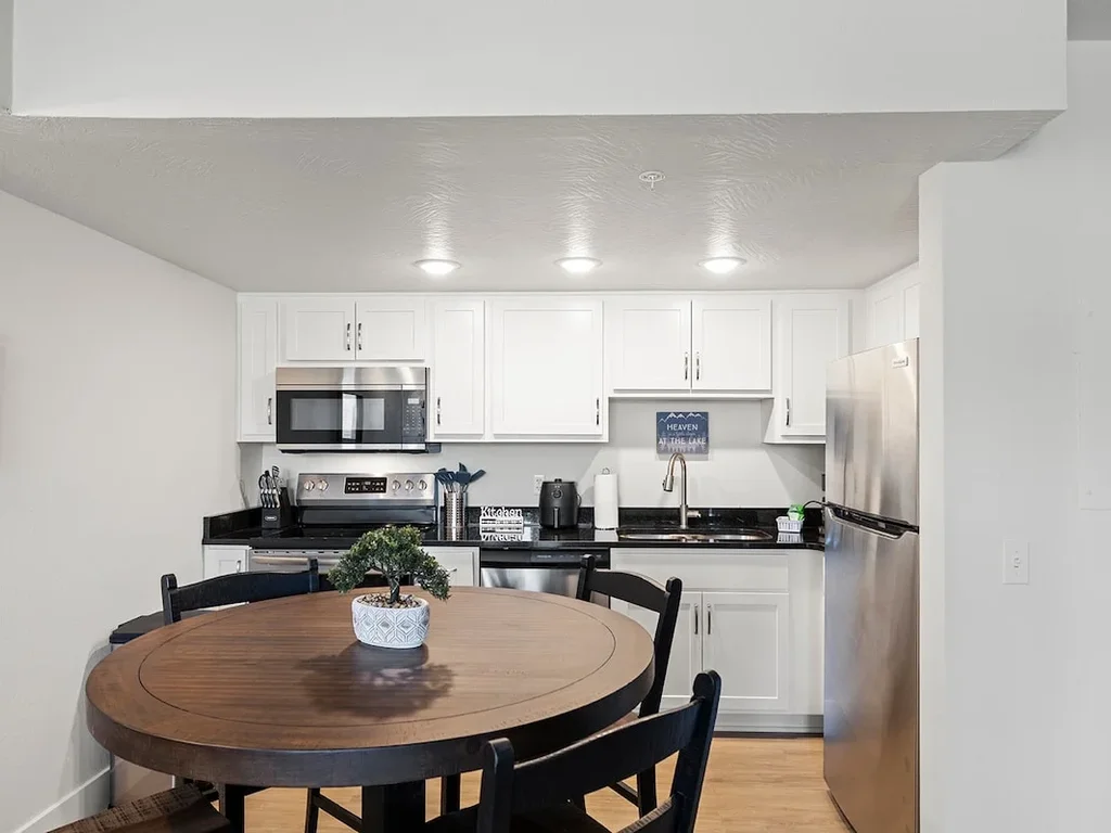 Cozy Condo Near The Landing