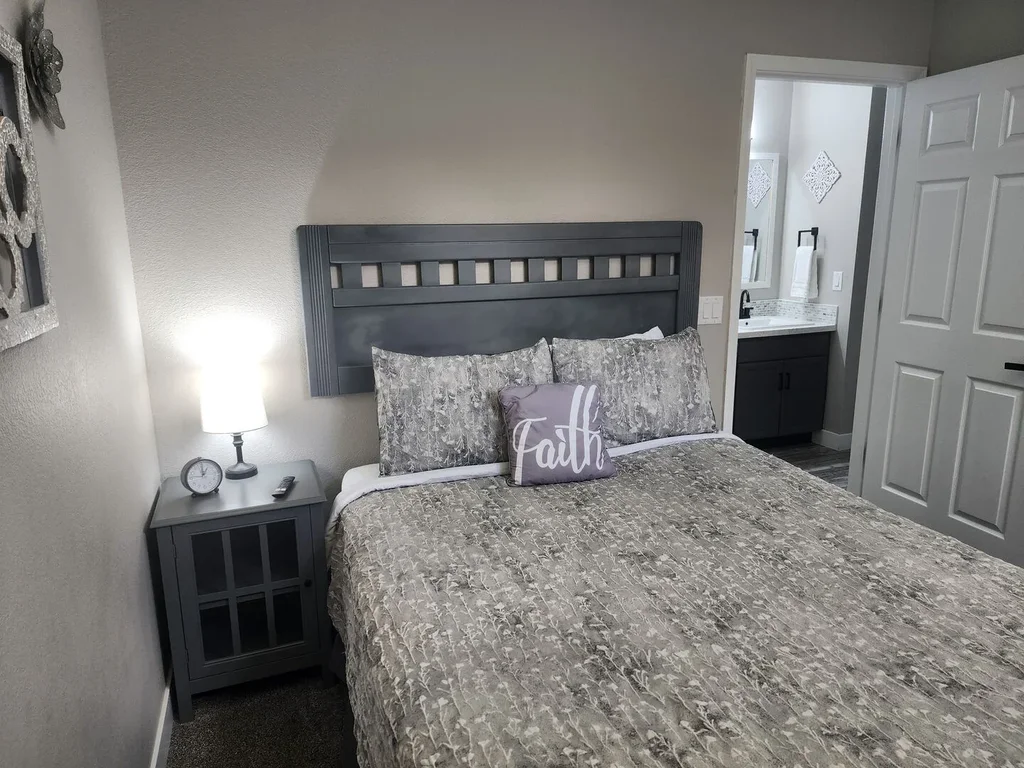 Snug Condo w/ Private Balcony