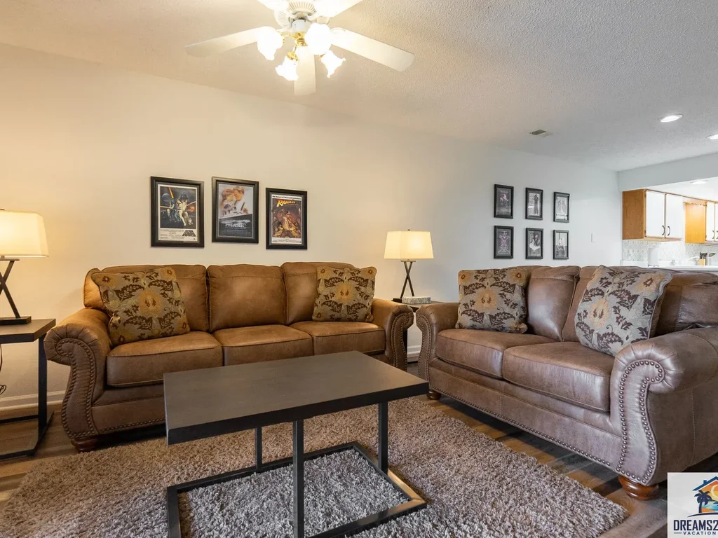 Step-Free Condo, Ozark Charm