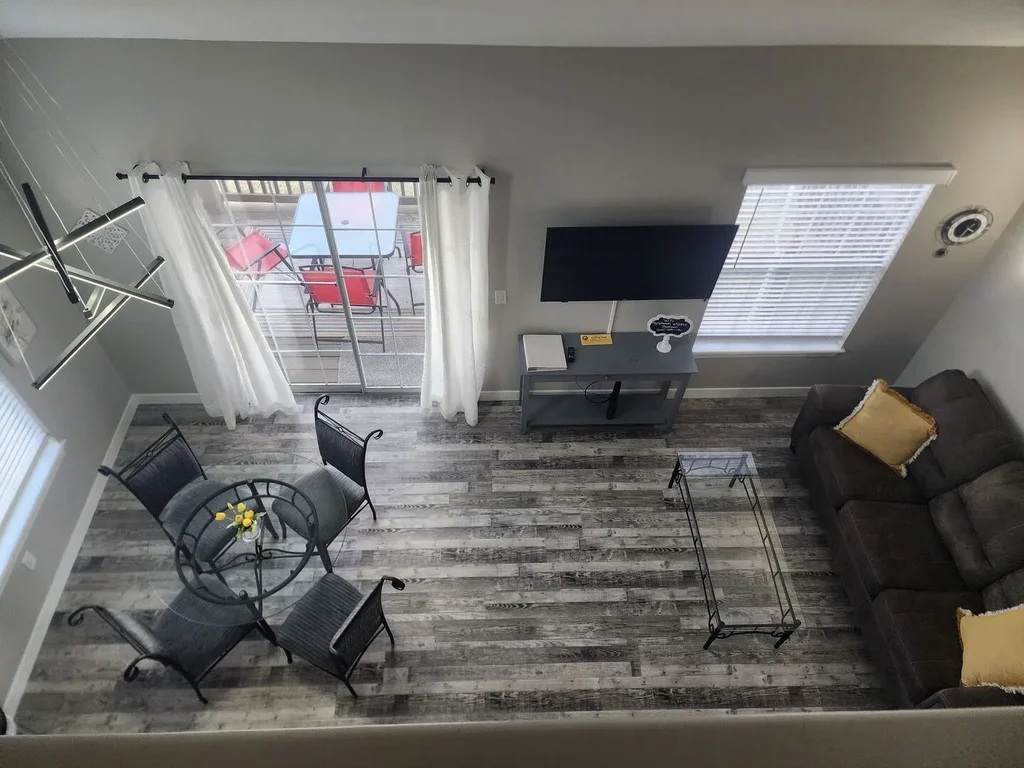 Snug Condo w/ Private Balcony