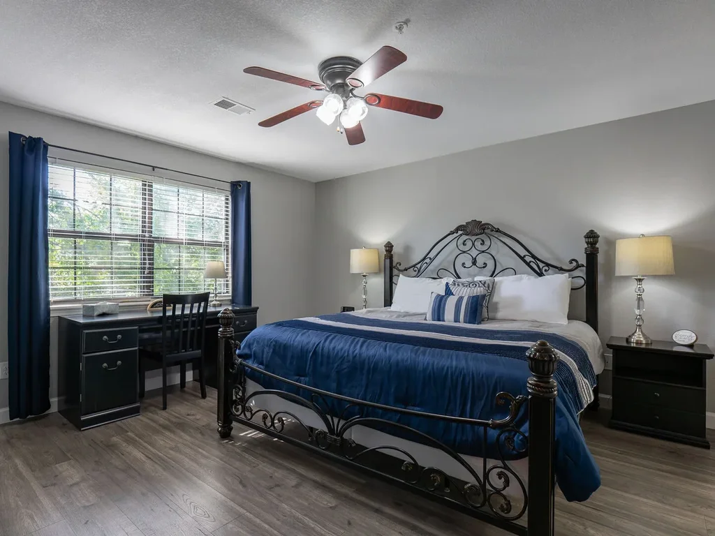 Inviting Walk‑In Condo
