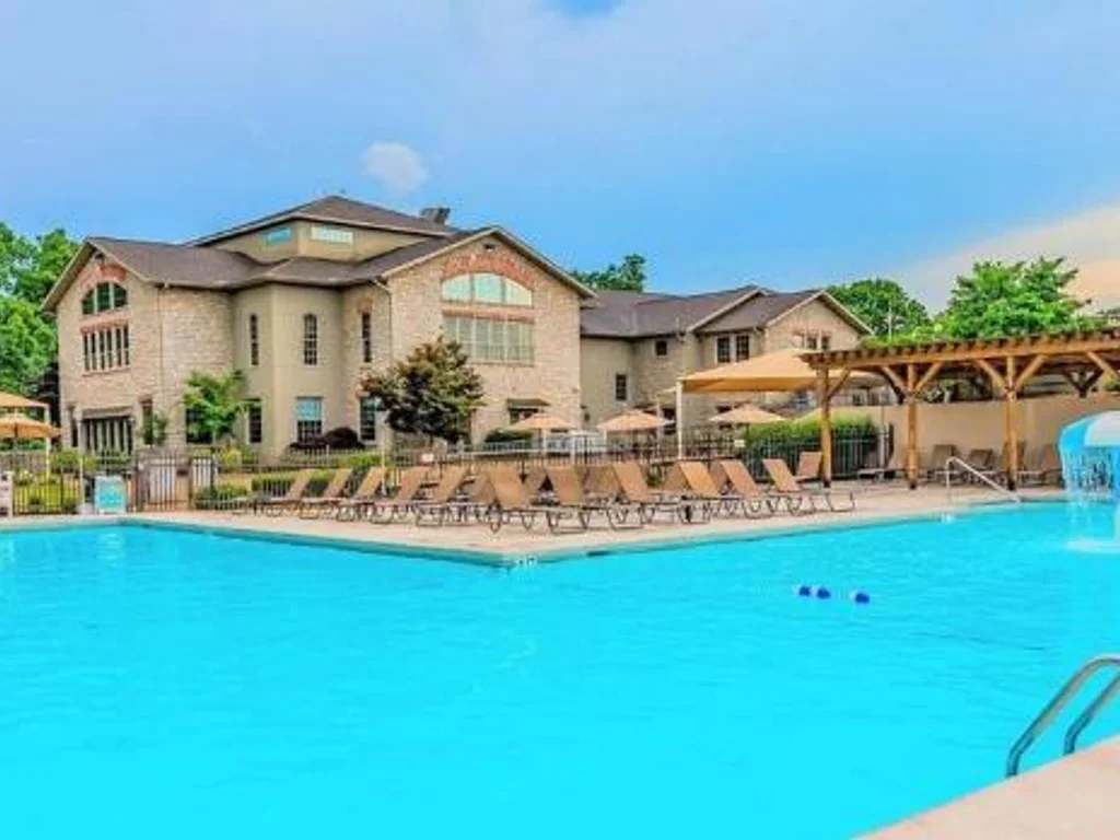 Dive In & Unwind