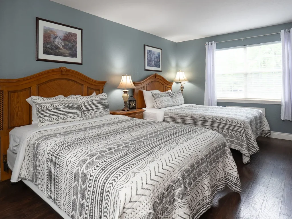 Charming Walk-in Condo
