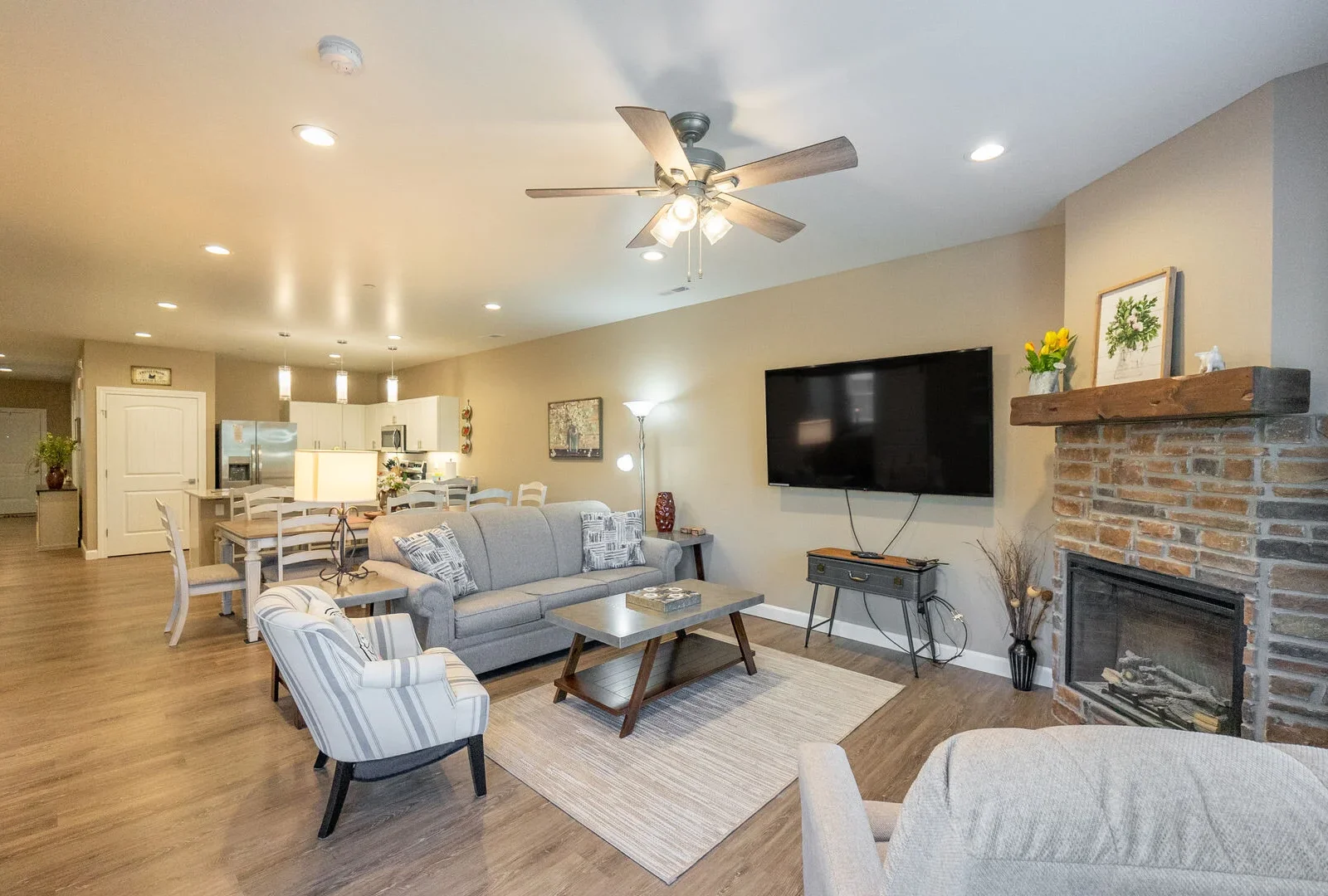 Walk-In Sunshine Condo