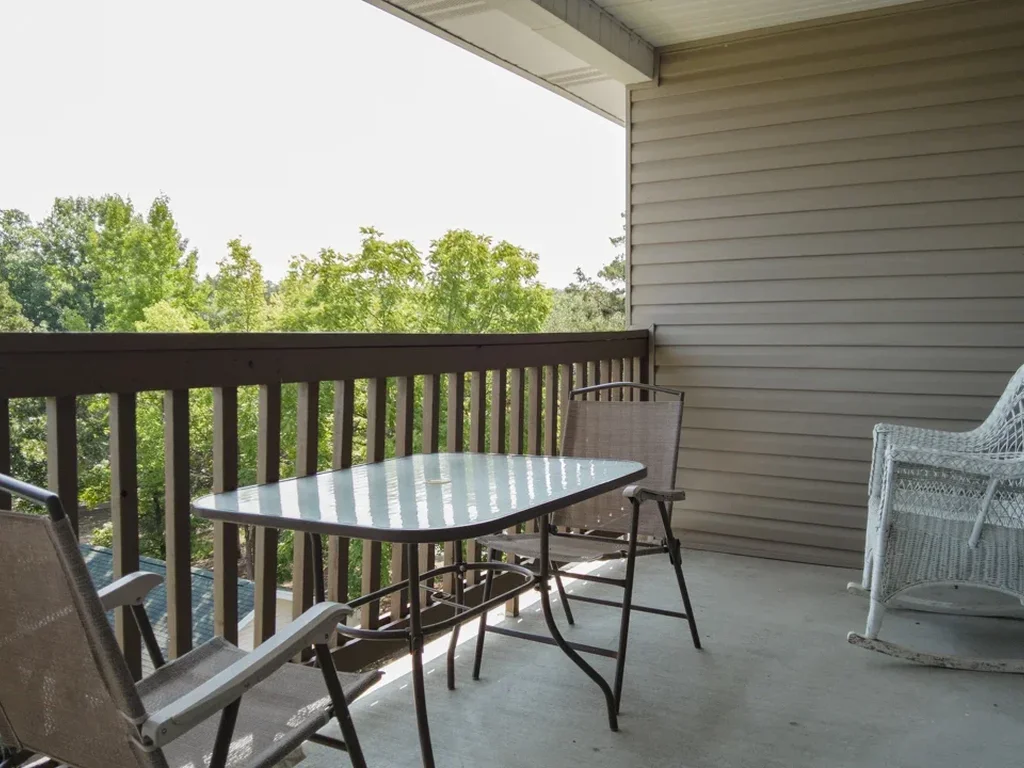 Balcony Bliss – Ozark View Condo