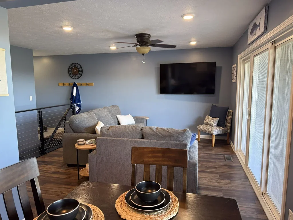 Aqua Serenity – Relax in a Condo