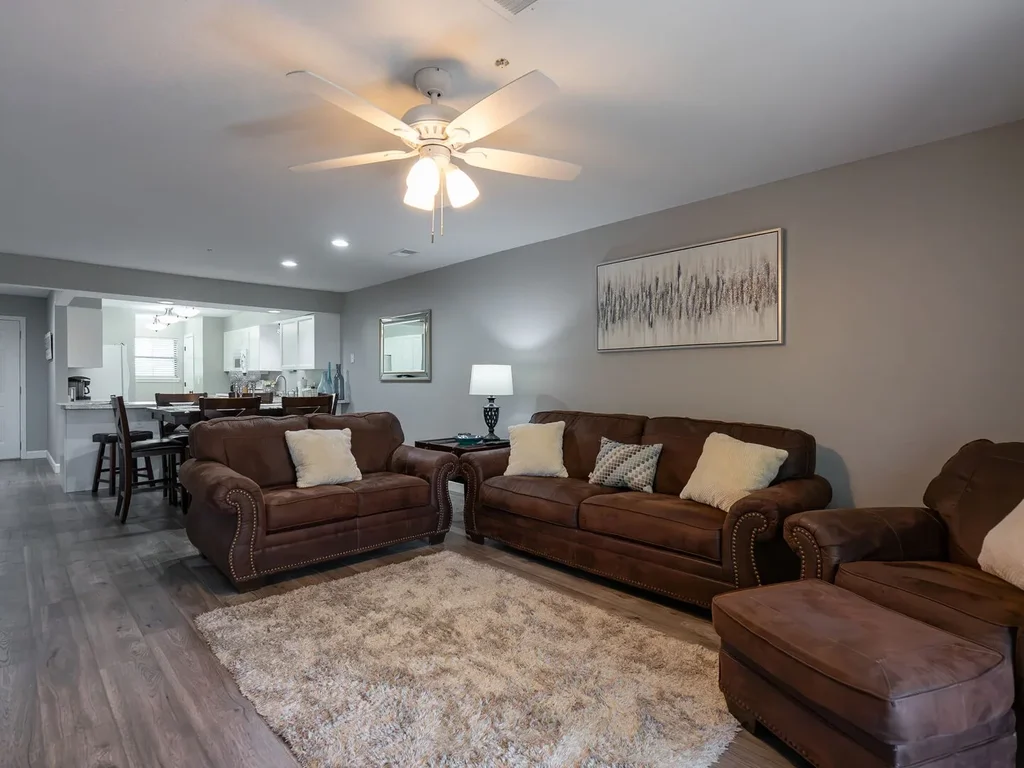 Inviting Walk‑In Condo