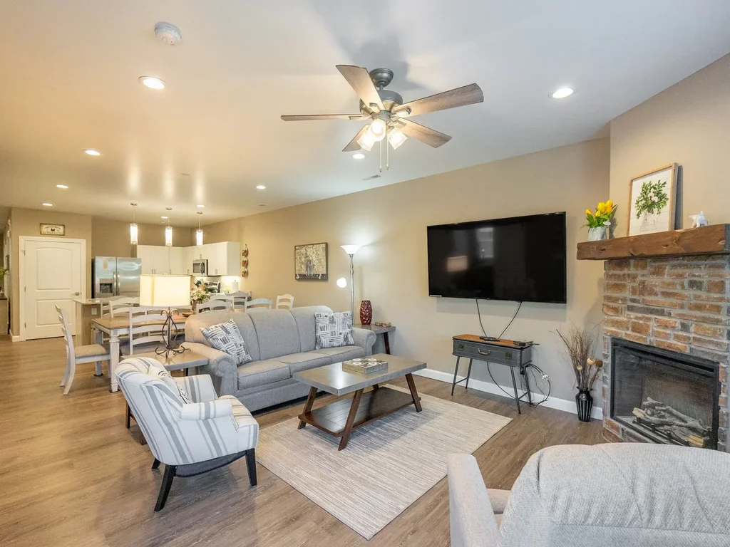 Walk-In Sunshine Condo