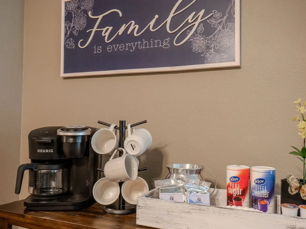 Welcoming Walk-In Condo Minutes from 76 Strip
