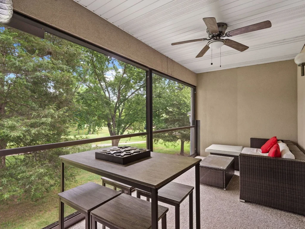 Caddy Shack Pointe Royale 61-8
