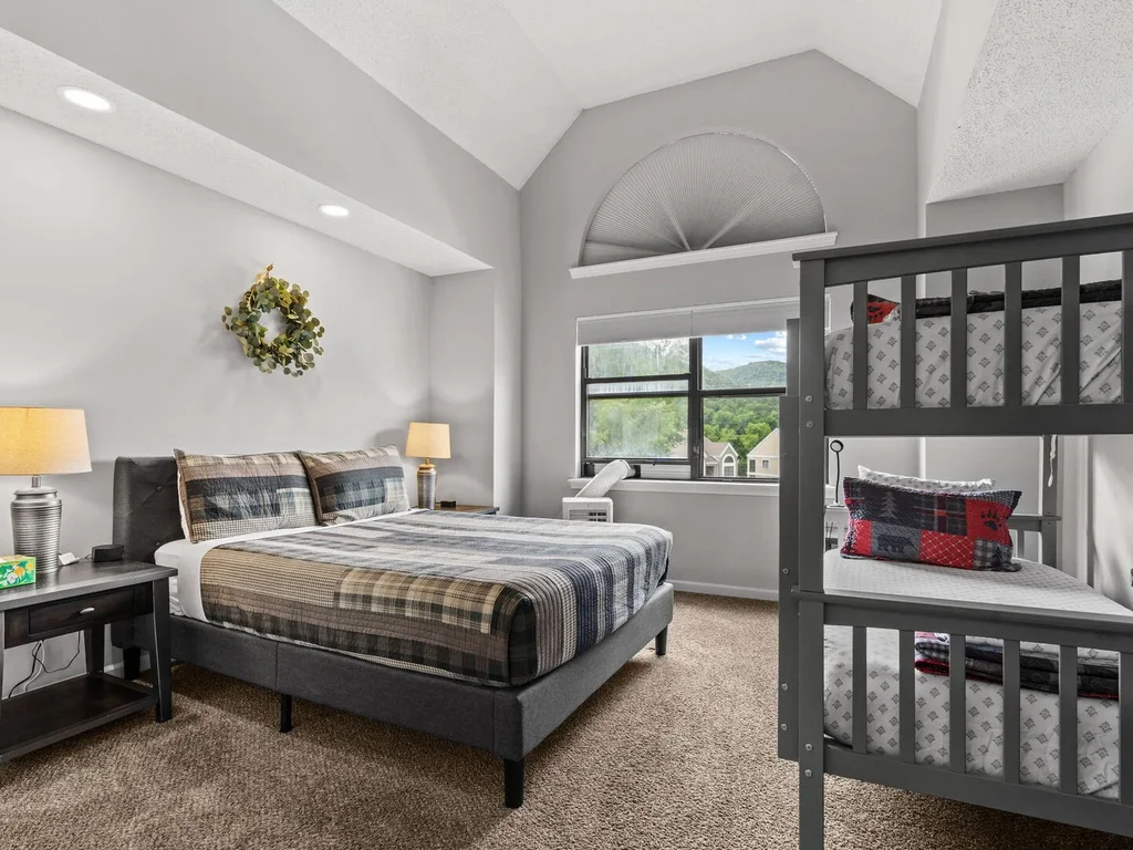 Caddy Shack Pointe Royale 61-8