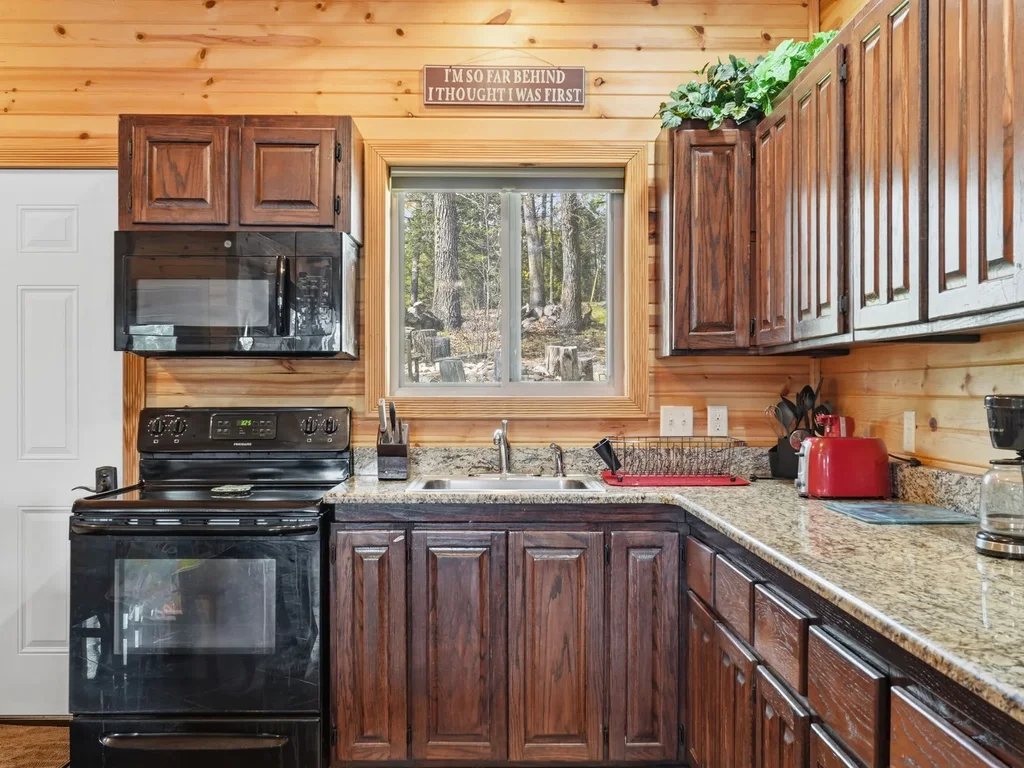 Lakefront Hideaway | Relax & Unwind
