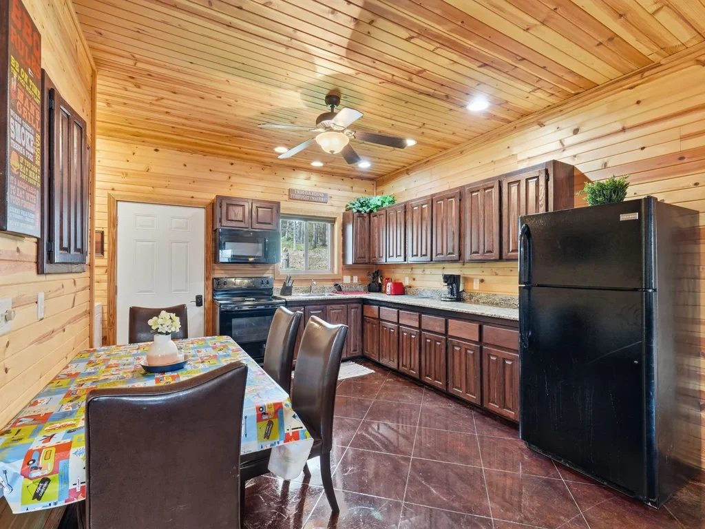 Lakefront Hideaway | Relax & Unwind