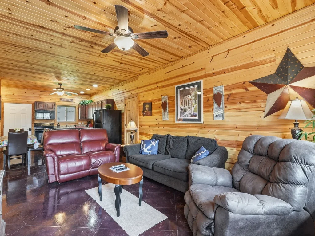Lakefront Hideaway | Relax & Unwind