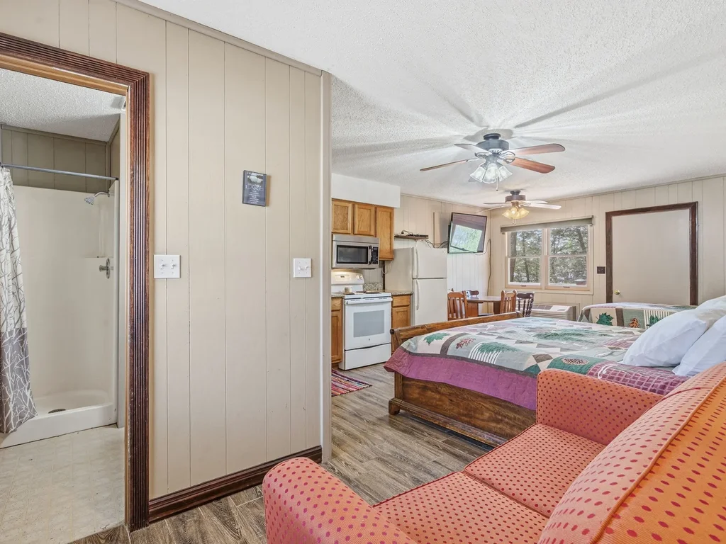 Peaceful Lakefront Studio | Boat Slip Included