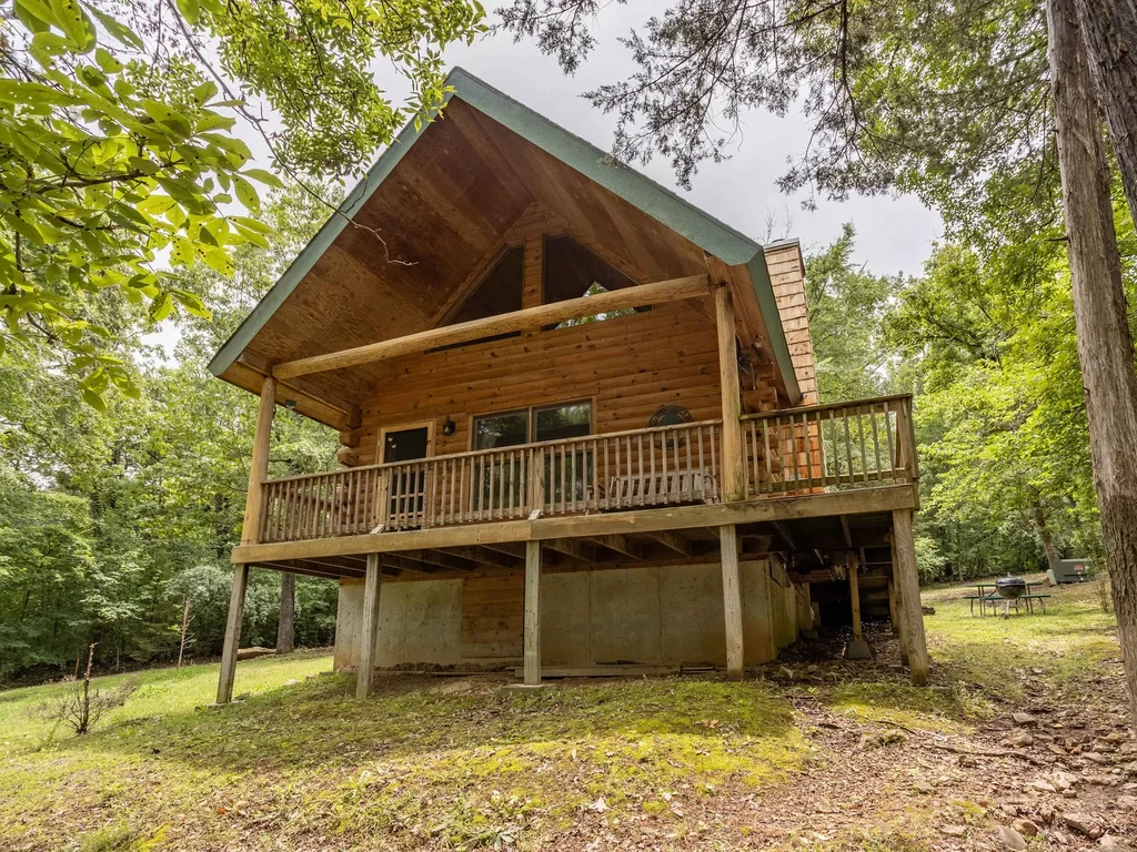 Deep Hollow Cabin