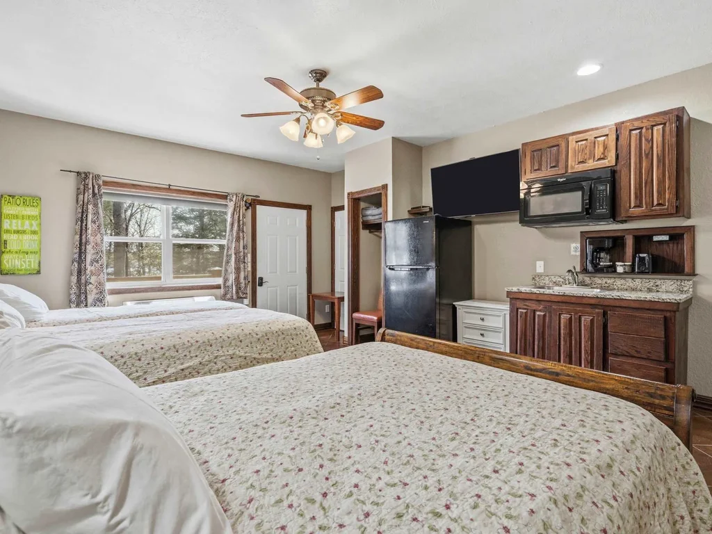Waterfront Studio Getaway | Boat Slip Included