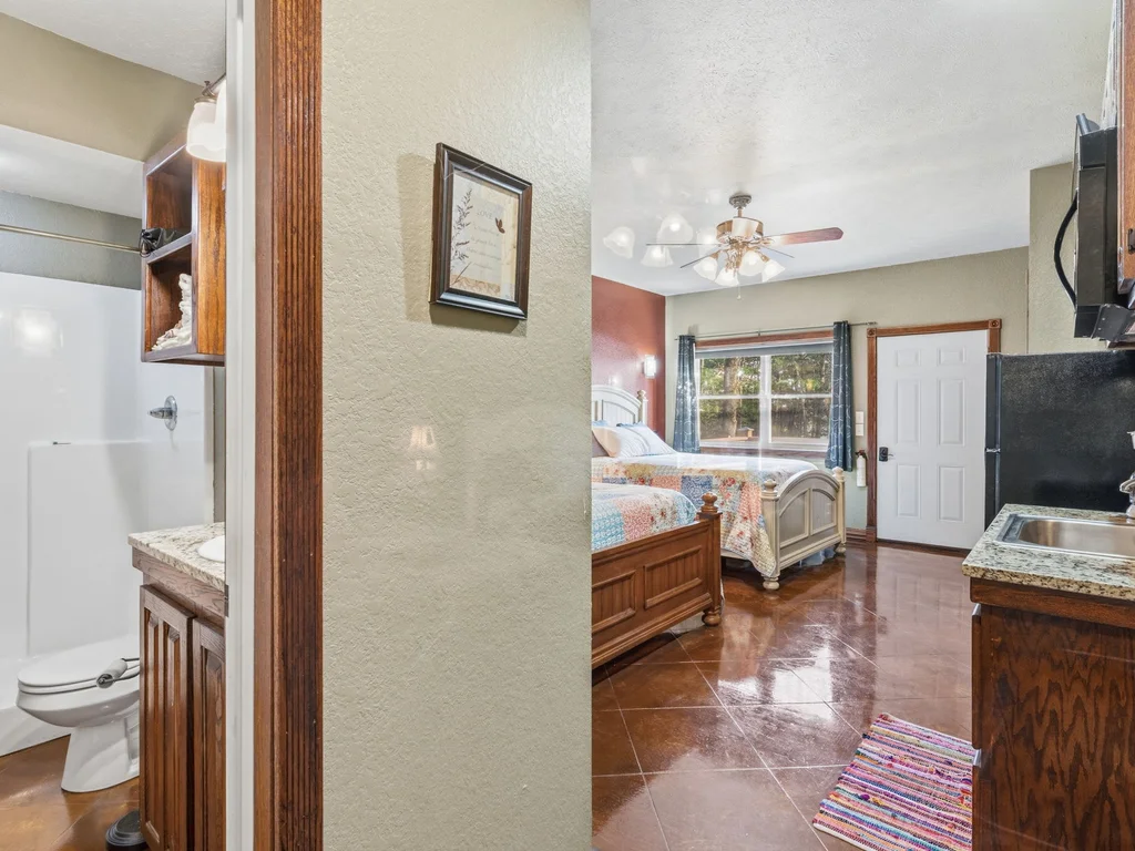 Cozy Lakefront Studio | Boat Slip Included