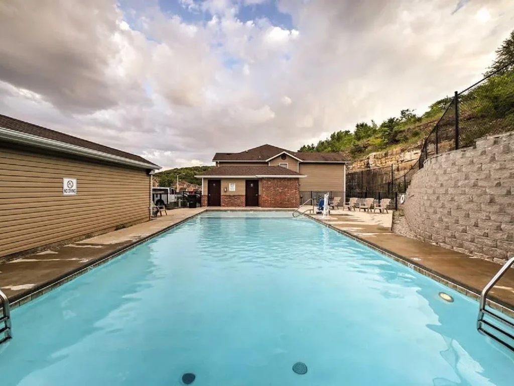 Glam R Us – Pool – Fabulous Location! Must Stay!
