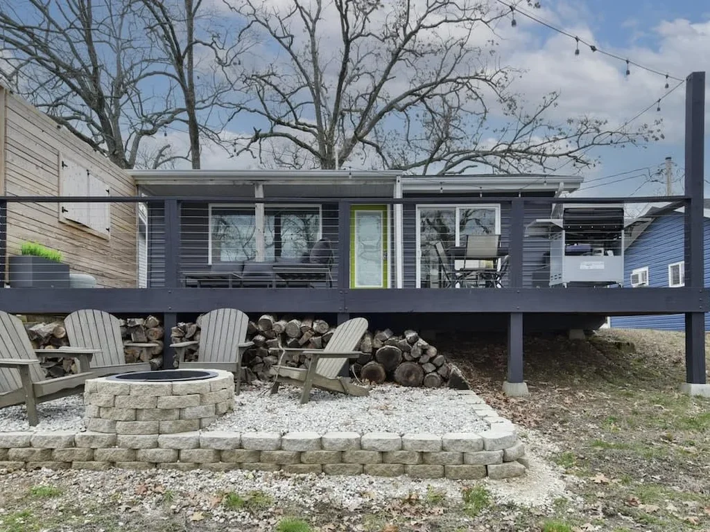 Lake House – Lake Views – Outdoor Pool!
