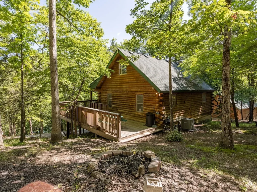 Table Rock Lake Cabin – The Oaks #5 with Lake Access & Hot Tub