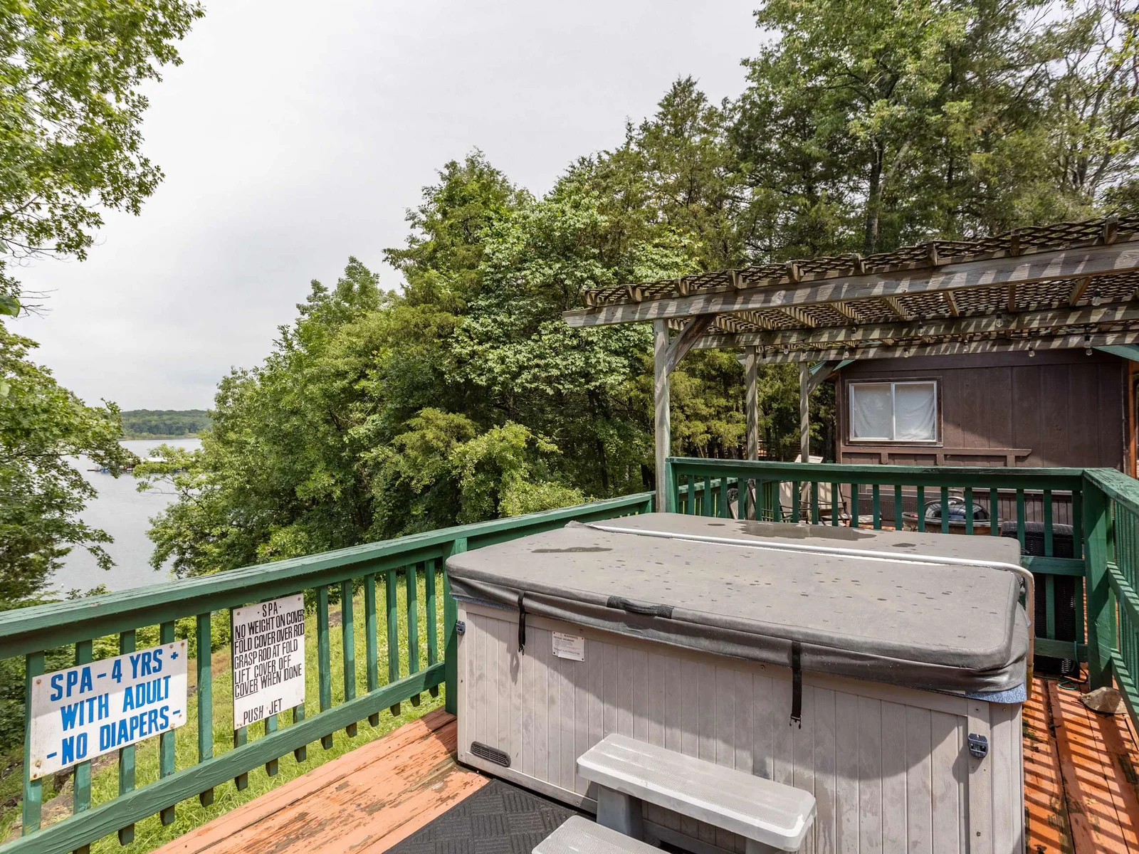Seasonal community hot tub