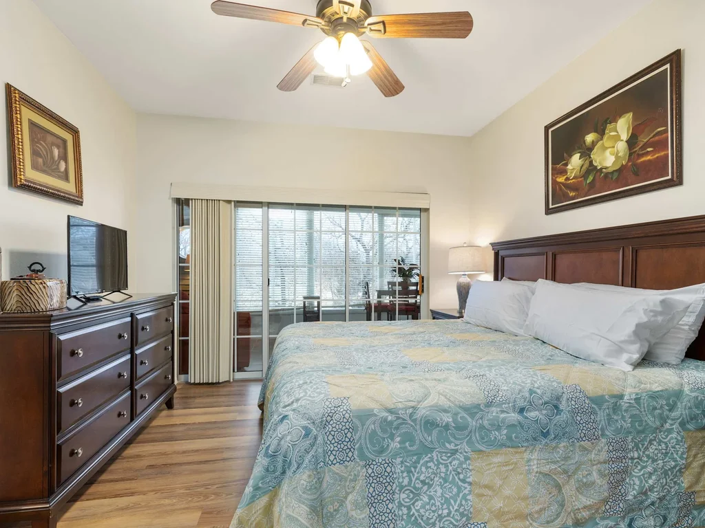 Greenside Hideaway – In the heart of Branson!