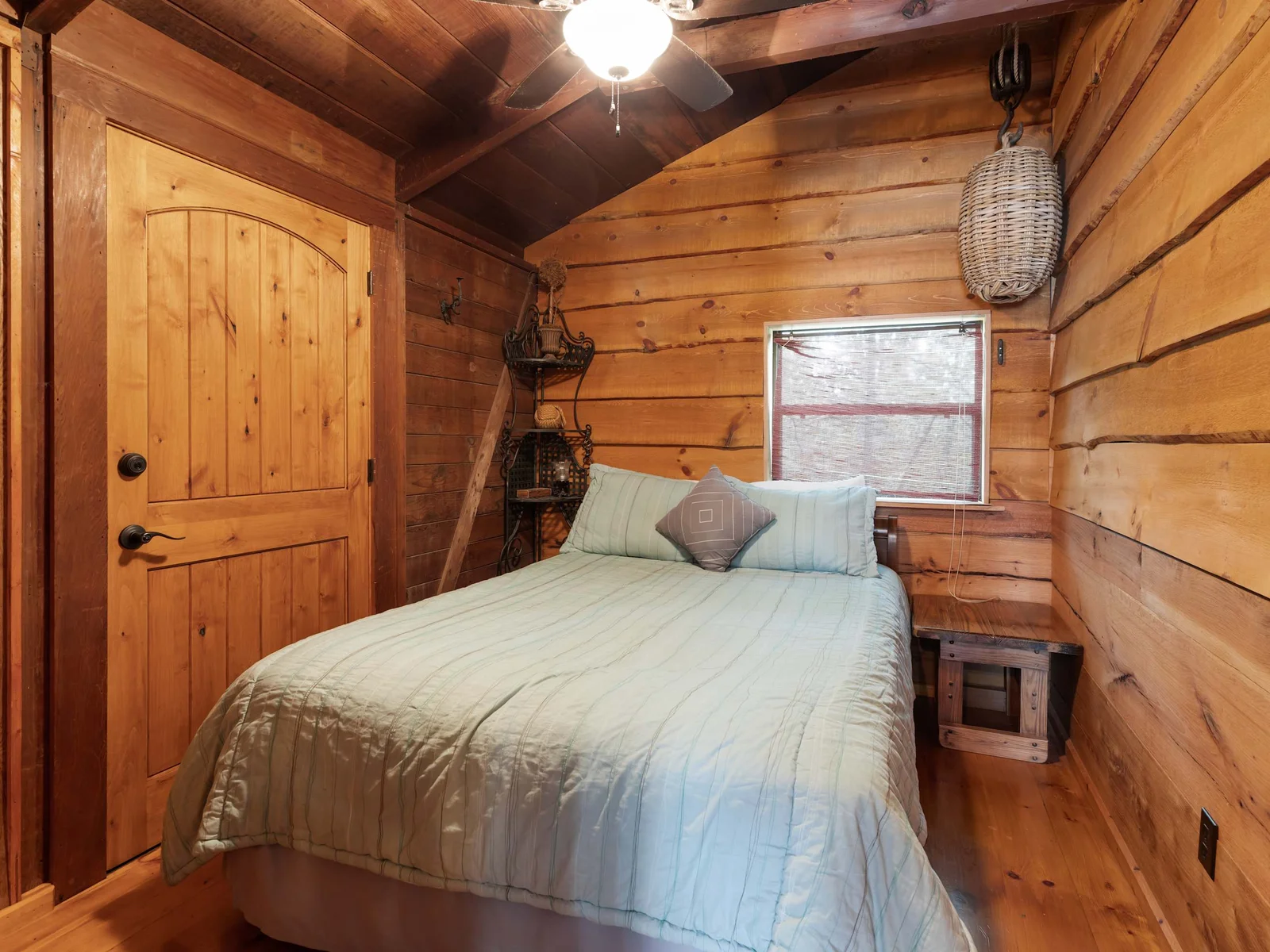 Bedroom 2 with a queen bed