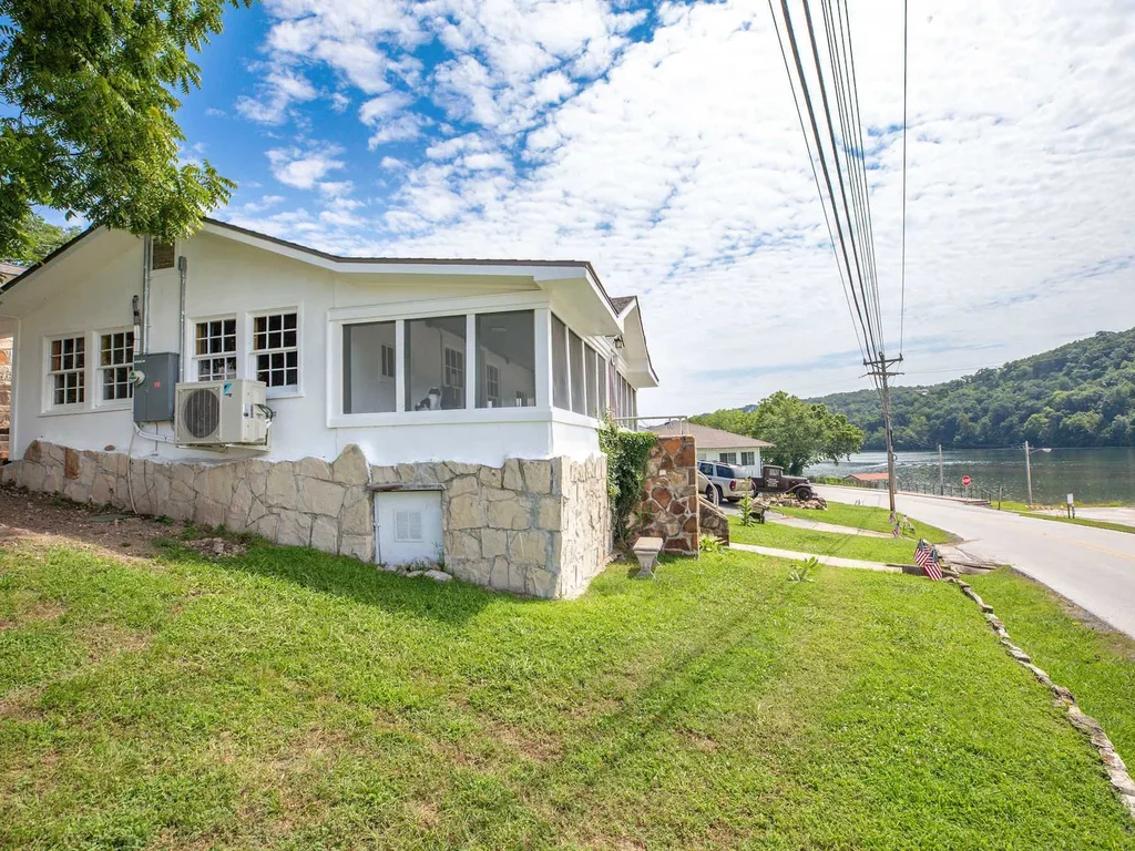 Historic Rockaway Beach Cottage 12