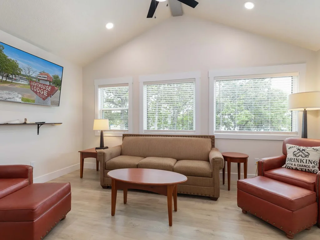 Wake Up on the Water in Lakefront luxury