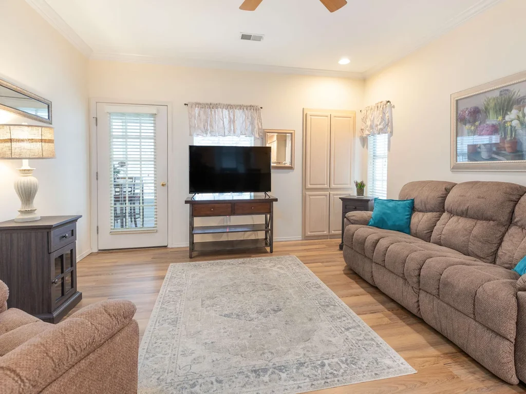 Greenside Hideaway – In the heart of Branson!