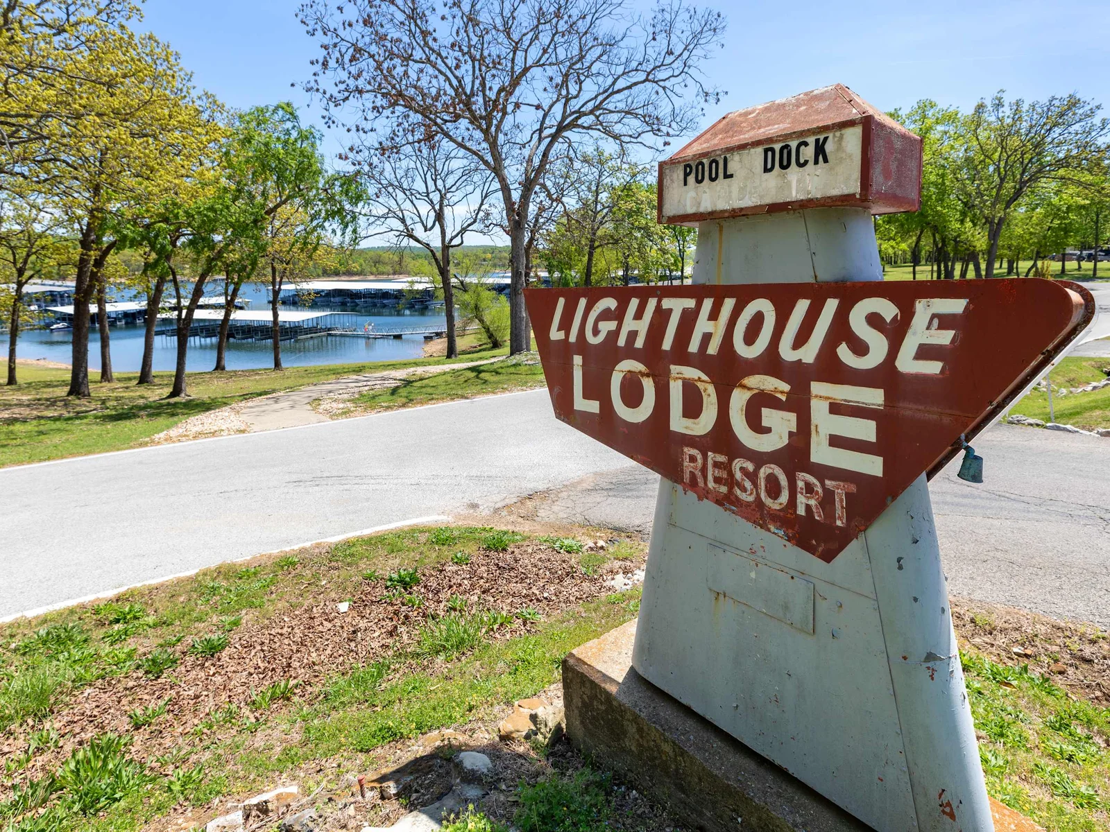 Look for this iconic landmark!