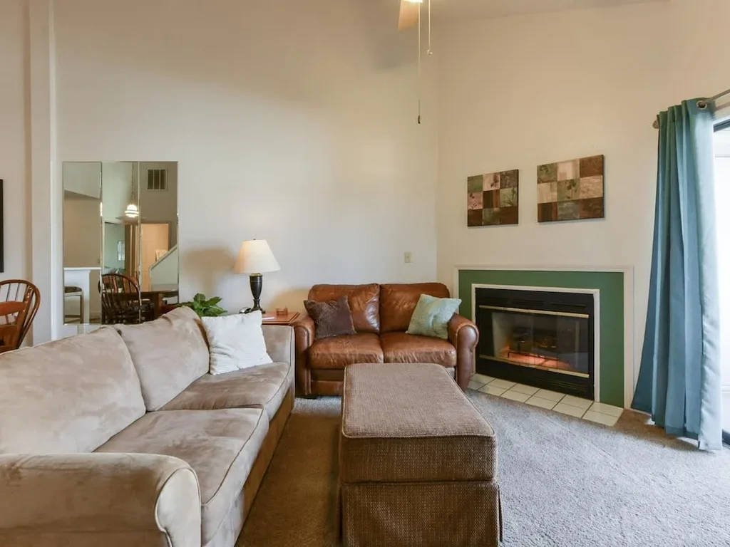 Bella Restare – Amenities walking distance!
