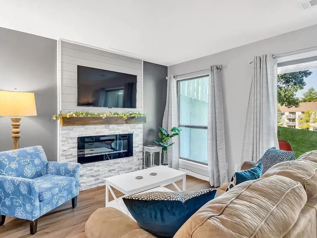 Highland Pointe Condo with Indoor and Outdoor Pools and Hot Tub