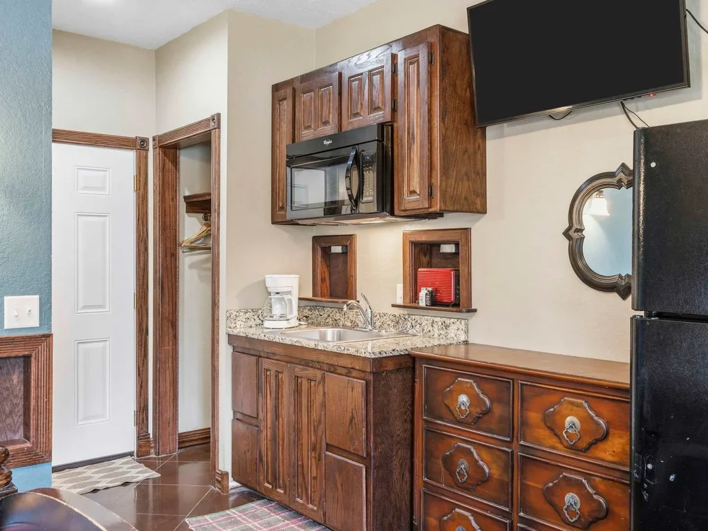 Waterfront Retreat | Relax, Unwind & Explore