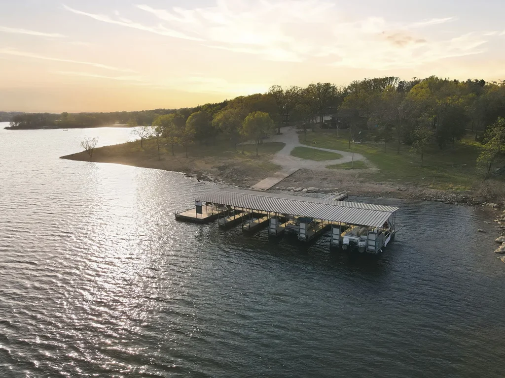 Quail Cove 1 Lakefront Studio Boat Slip Optional