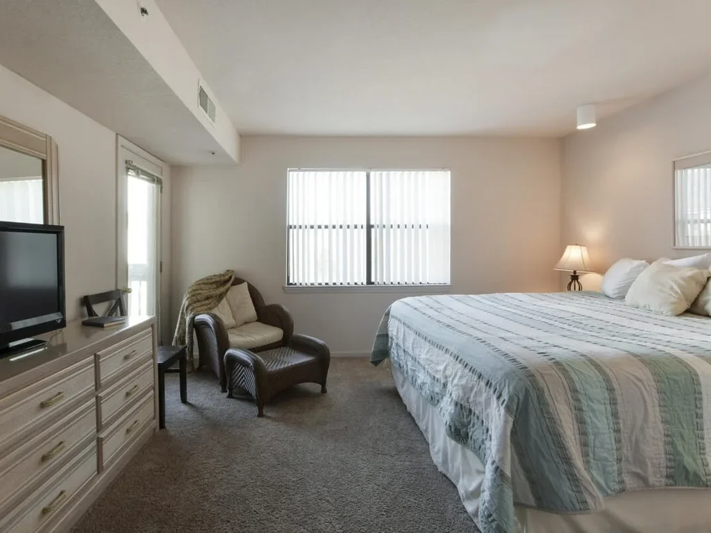 Bella Restare – Amenities walking distance!