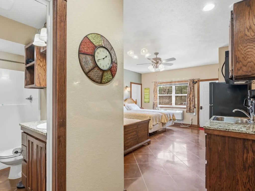 Waterfront Studio Getaway | Boat Slip Included